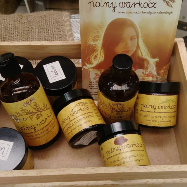 Znacie mazidła od Polnego Warkocza? Składy podobne, choć dużo prostsze od Make Me Bio. Polska firma i takie tam 😝#polnywarkocz #kosmetyki #uroda #beautyblogger #naturalbeauty #naturalnie #naturalne #ekobazar #krem #micelarny #płyn #pielegnacja